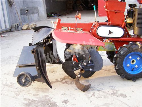 花生起壟機(jī)