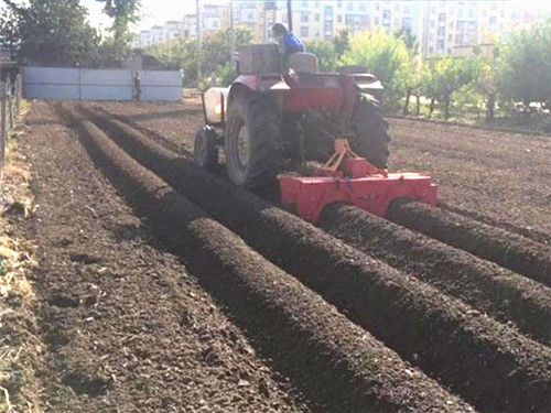 開溝起壟機